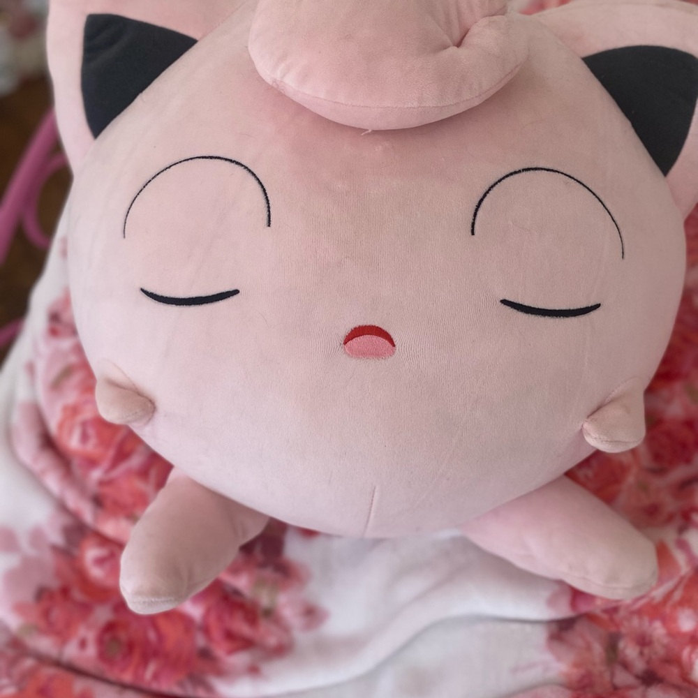 Sleepy Jigglypuff Large